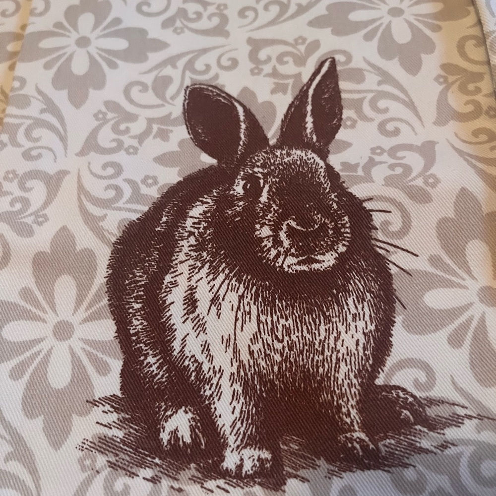 Nwt. Brown Rabbit Print Tea Towels set of 3 - Picture 8 of 9